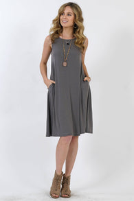 Sleeveless Signature side-pocket dress